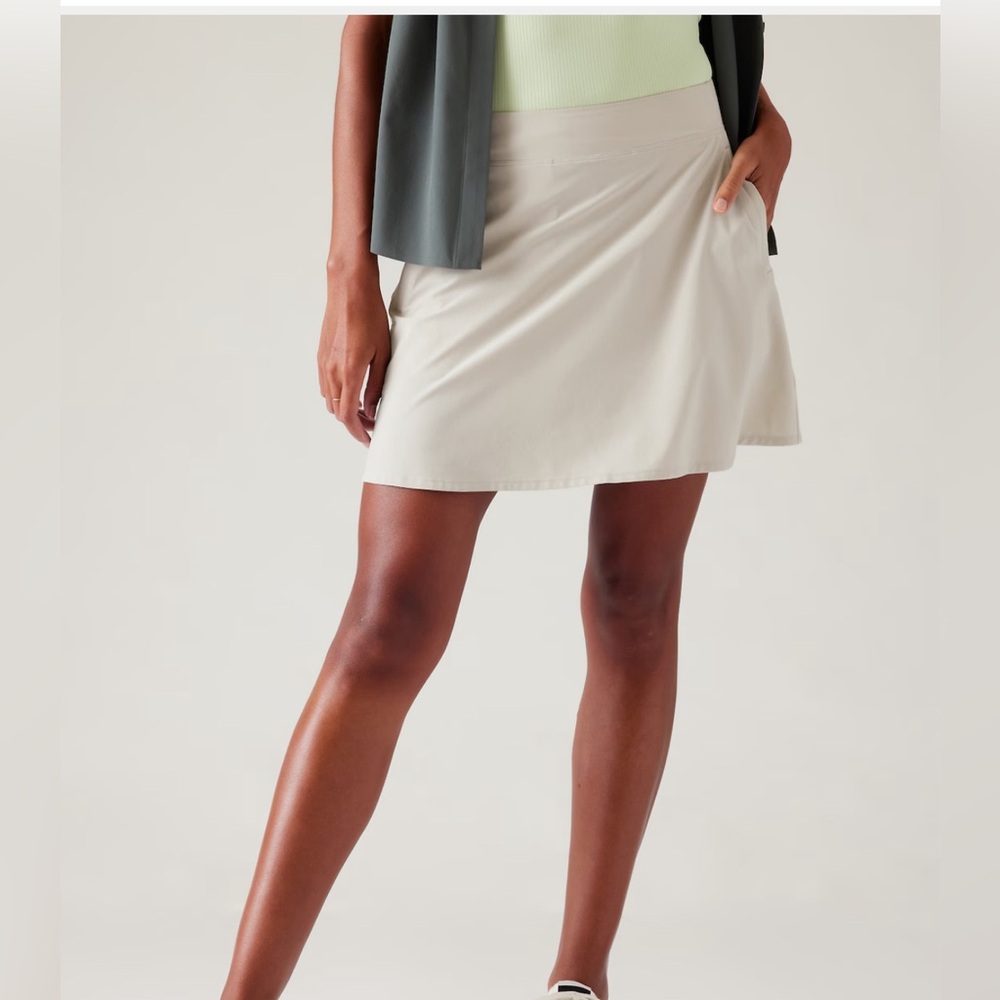 NWT Athleta BROOKLYN HEIGHTS HIGH RISE SKORT (color Abalone) in size 8